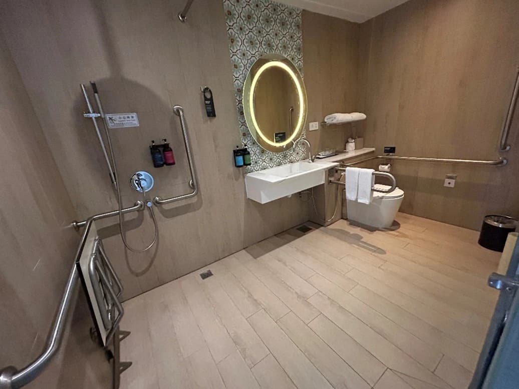 VISUAL AND HEARING IMPAIRED GUESTS